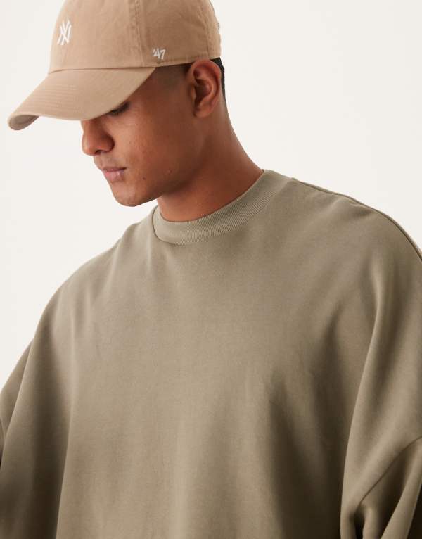 【送料無料】 エイソス メンズ パーカー・スウェット アウター ASOS DESIGN essential extreme oversized sweatshirt in khaki SMOKEY OLIVE
