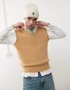 【送料無料】 コルージョン メンズ ベスト トップス COLLUSION v-neck knitted vest in cream Cream