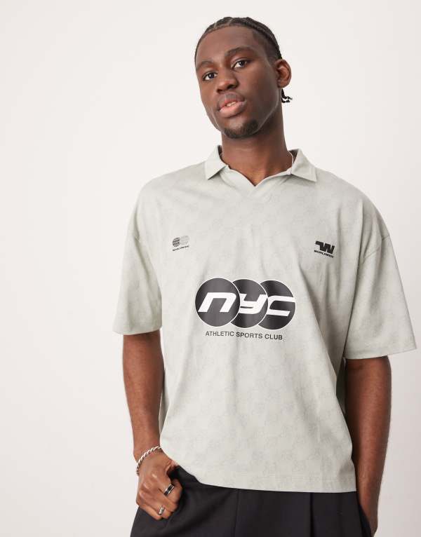 【送料無料】 エイソス メンズ ポロシャツ トップス ASOS DESIGN boxy oversized polo with sports graphic in gray Belgian block