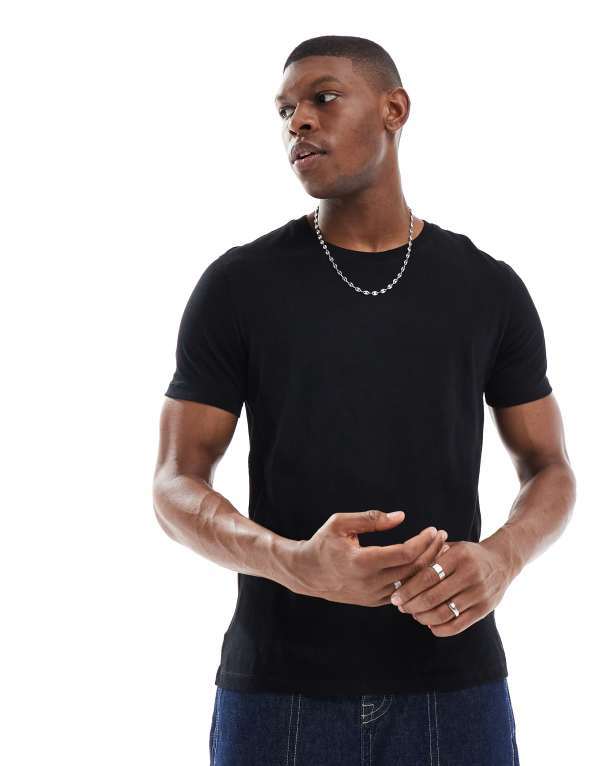 【送料無料】 ベルシュカ メンズ Tシャツ トップス Bershka regular fit t-shirt in black Black