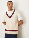 【送料無料】 ガント メンズ ベスト トップス GANT cable knit cricket vest in cream cream(4)