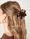 【送料無料】 エイソス レディース ヘアアクセサリー アクセサリー ASOS DESIGN flower hair claw in tort Brown