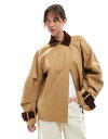 【送料無料】 エイソス レディース ジャケット・ブルゾン アウター ASOS DESIGN cord cuff and collar short trench coat in stone Stone(4)