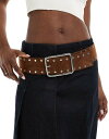 【送料無料】 ストラディバリウス レディース ベルト アクセサリー Stradivarius wide studded belt in brown BROWN