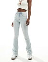 【送料無料】 ミスセルフフリッジ レディース デニムパンツ ボトムス Miss Selfridge flared jeans in bleach wash Light acid wash