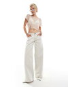 【送料無料】 モーテル レディース デニムパンツ ボトムス Motel roomy wide leg low rise jeans in off-white Off-white(4)