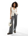 【送料無料】 セレクティッド レディース ベスト トップス Selected Femme knit button up vest in cream Birch