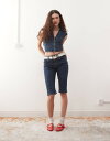 【送料無料】 コルージョン レディース ハーフパンツ・ショーツ ボトムス COLLUSION X000 low rise capri jeans in mid blue - part of a set MID BLUE