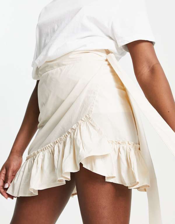 【送料無料】 エイミー・リー レディース スカート ボトムス Amy Lynn wrap mini skirt in cream Oat