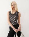 【送料無料】 コルージョン レディース ベスト トップス COLLUSION ruched v neck top in monochrome polka dot...