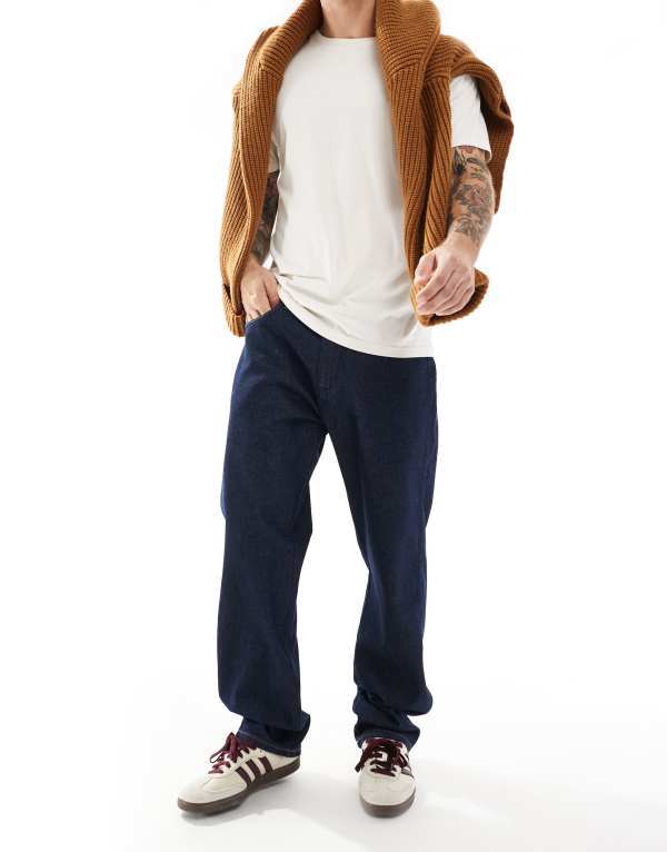 【送料無料】 ラングラー メンズ デニムパンツ ボトムス Wrangler Frontier relaxed fit jeans in dark wash Dark wash