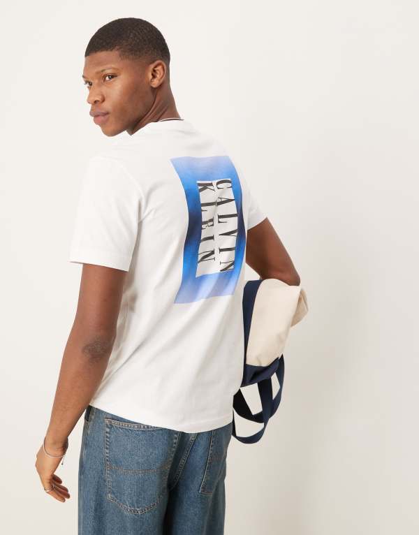 ̵ Х󥯥饤  T ȥåץ Calvin Klein Jeans ombre box back print ...