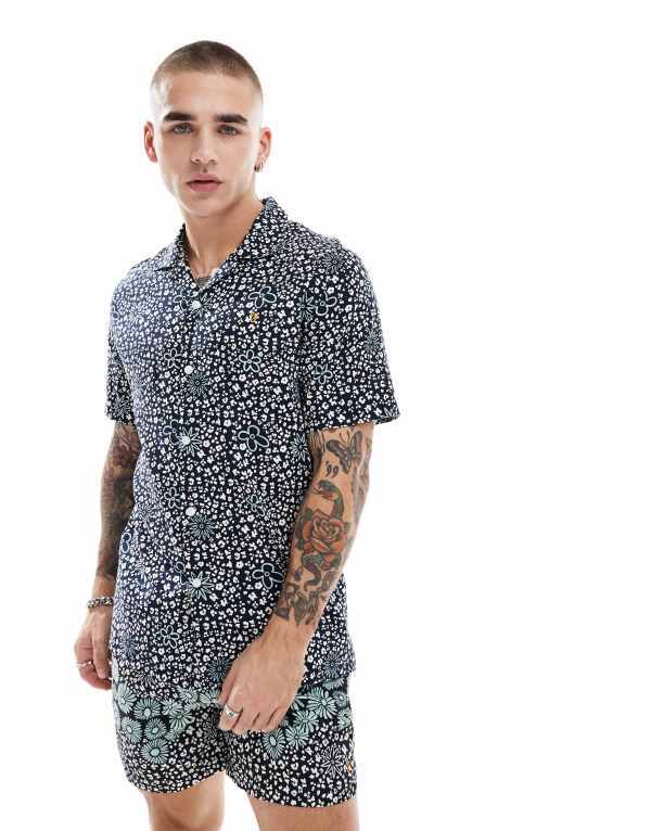 【送料無料】 ファーラー メンズ シャツ トップス Farah landon short sleeve camp collar shirt in navy floral print - part of a set Navy