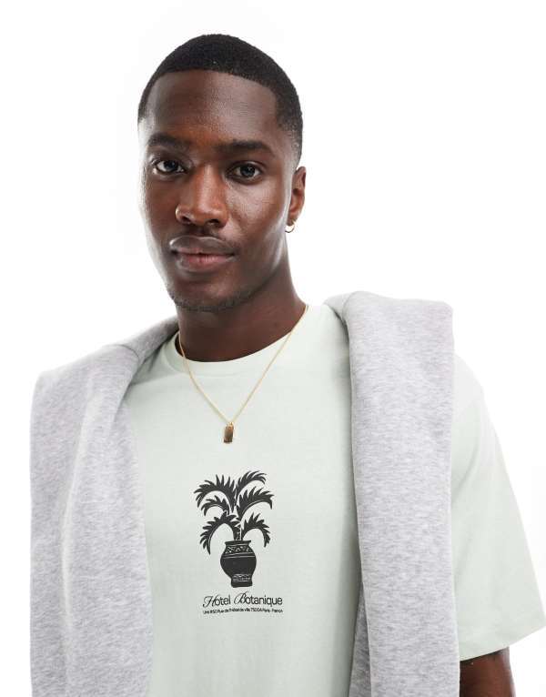 【送料無料】 セレクテッドオム メンズ Tシャツ トップス Selected Homme oversized t-shirt with central plant print in pastel green Dewkist