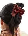 【送料無料】 エイソス レディース ヘアアクセサリー アクセサリー ASOS DESIGN hair claw with heart design in red...