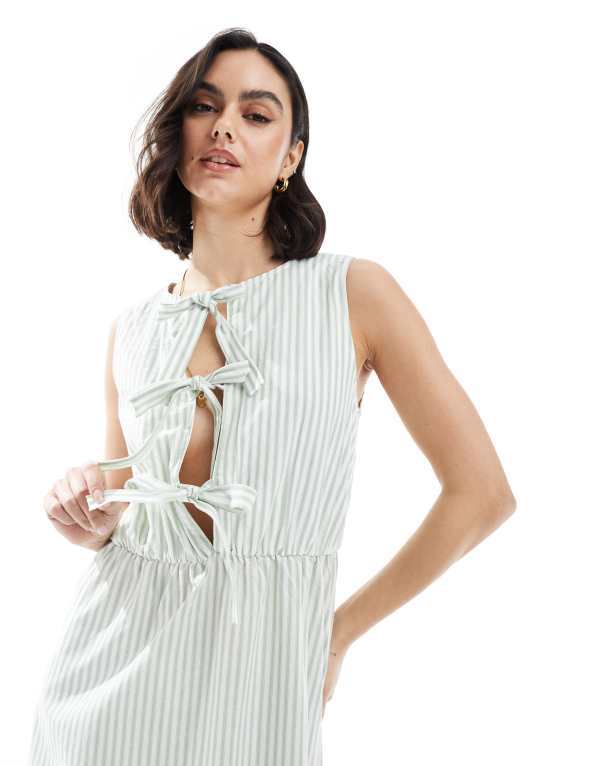 【送料無料】 デイジーストリート レディース ワンピース トップス Daisy Street boxy fit throw on midi dress in sage stripe SAGE