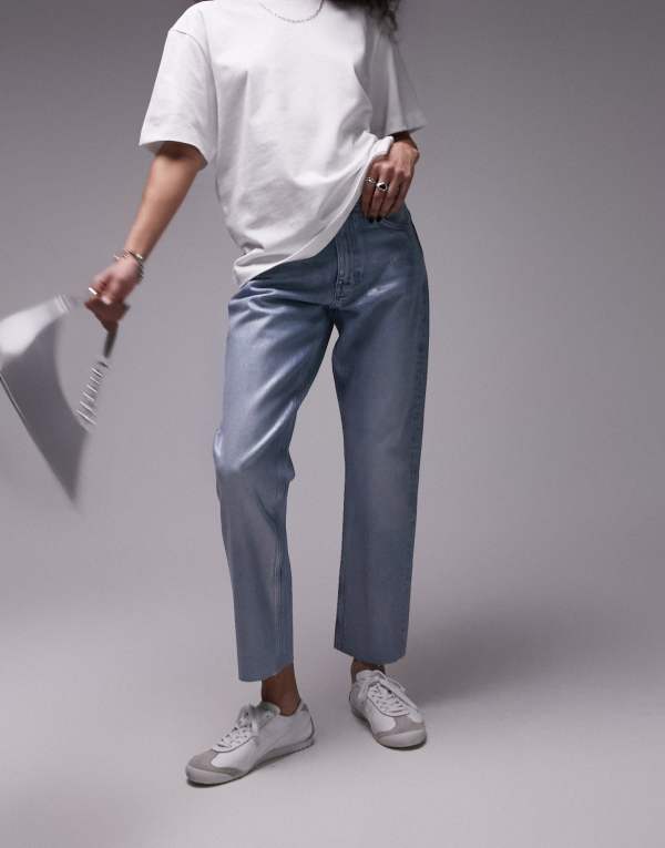 【送料無料】 トップショップ レディース デニムパンツ ジーンズ ボトムス Topshop mid rise straight cropped foil jeans with raw hems in silver Silverのサムネイル