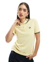 【送料無料】 フレッドペリー レディース ポロシャツ トップス Fred Perry twin tipped polo shirt in yellow/whit...
