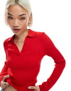 【送料無料】 オンリー レディース ポロシャツ トップス ONLY v-neck polo shirt in red RED