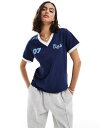 【送料無料】 コットンオン レディース Tシャツ トップス Cotton On resort club graphic v neck t-shirt in navy NAVY(4)