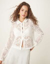 【送料無料】 ヴィラ レディース ポロシャツ トップス VILA crochet polo neck button front top in cream CLO...