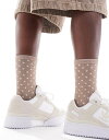 【送料無料】 ピーシーズ レディース 靴下 アンダーウェア Pieces glitter sock in beige spot Beige spot(4)