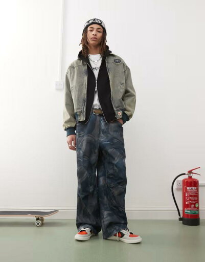 【送料無料】 ベイシング エイプ メンズ デニムパンツ ボトムス Aape by A Bathing Ape loose fit jacquard jeans in blue wash BLUE 【送料無料】 ベイシング エイプ メンズ デニムパンツ ボトムス Aape by A Bathing Ape loose fit jacquard jeans in blue wash BLUE