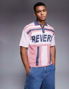 【送料無料】 エイソス メンズ ポロシャツ トップス ASOS DESIGN relaxed knit polo with Reverie graphic in...