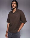 【送料無料】 リバーアイランド メンズ ポロシャツ トップス River Island boxy fit camp collar polo shirt in b...