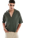 【送料無料】 エイソス メンズ ポロシャツ トップス ASOS DESIGN oversized textured deep v neck polo shirt...