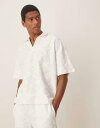 【送料無料】 エイソス メンズ ポロシャツ トップス ASOS DESIGN boxy oversized jacquard polo in ecru - pa...
