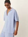 【送料無料】 エイソス メンズ ポロシャツ トップス ASOS DESIGN oversized textured polo shirt in light bl...