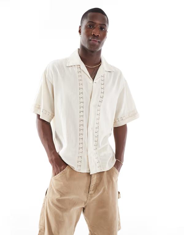 ジャック アンド ジョーンズ メンズ トップス シャツ フラワー柄 フラワー Jack & Jones camp collar shirt with floral applique in cream Antique White ホワイト