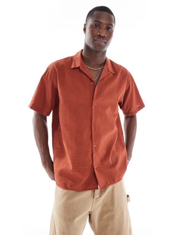 ジャック アンド ジョーンズ メンズ トップス シャツ Jack & Jones camp collar shirt in seersucker d..