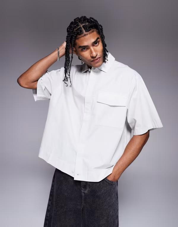 ■トップスサイズ サイズ | 胸囲 | ウェスト| ウエスト(inc) XXS | 約84cm | 約69cm | 27inc XS | 約88cm | 約73cm | 28-29inc S | 約94cm | 約78cm | 30-31inc M | 約100cm | 約83cm | 32-33inc L | 約106cm | 約88cm | 34-35inc XL | 約112cm | 約96cm | 36-38inc XXL | 約118cm | 約108cm | 42-44inc ■ブランド ASOS DESIGN (エイソス)■商品名 ASOS DESIGN boxy oversized shirt with concealed buttons in light gray■商品は海外よりお取り寄せの商品となりますので、お届けまで10日-3週間前後お時間頂いております。 ■ブランド・商品・デザインによって大きな差異がある場合があります。 ■あくまで平均的なサイズ表ですので「目安」として参考にしてください。 ■お届けの商品は1枚目のお写真となります。色展開がある場合、2枚目以降は参考画像となる場合がございます。 ■只今、一部を除くすべて商品につきまして、期間限定で送料無料となります。 ※沖縄・離島・一部地域は追加送料(3,300円)が掛かります。