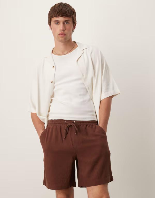 【送料無料】 エイソス メンズ ハーフパンツ・ショーツ ボトムス ASOS DESIGN baggy pull on shorts in brown linen blend BROWN