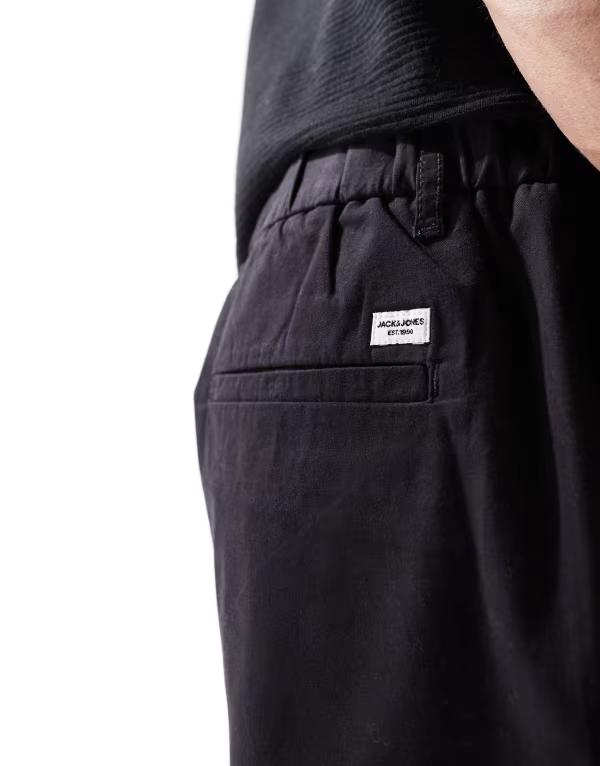 【送料無料】 ジャック アンド ジョーンズ メンズ ハーフパンツ・ショーツ ボトムス Jack & Jones loose fit chino shorts in black Black