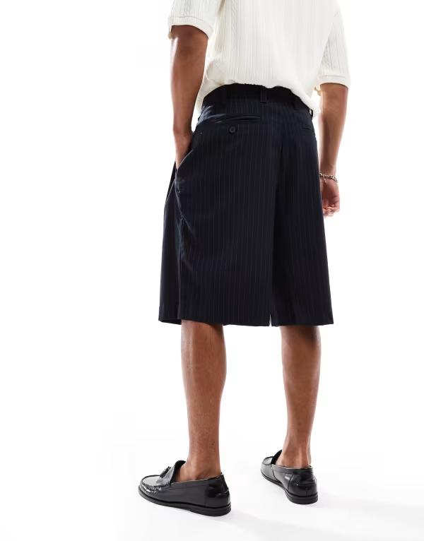 【送料無料】 プルアンドベアー メンズ ハーフパンツ・ショーツ ボトムス Pull&Bear tailored dress shorts in navy stripes NAVY
