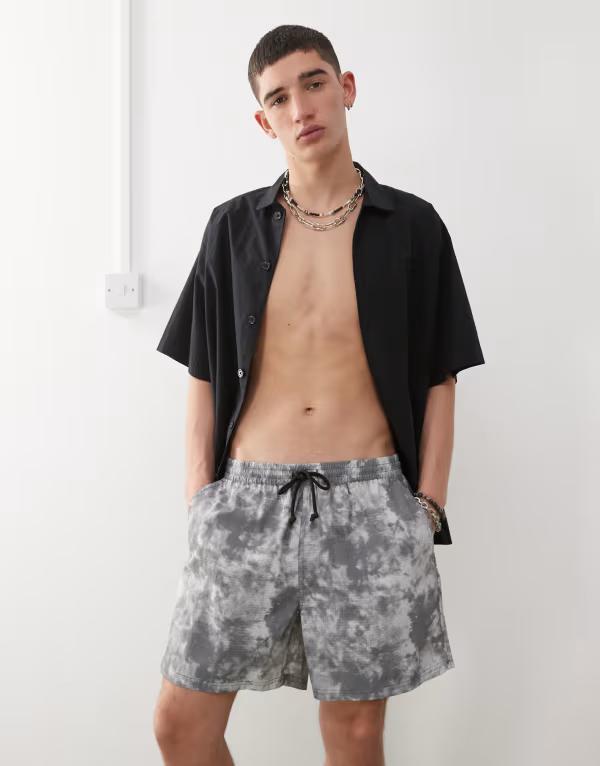 【送料無料】 コルージョン メンズ ハーフパンツ・ショーツ 水着 COLLUSION tie dye swim shorts in gray Gray