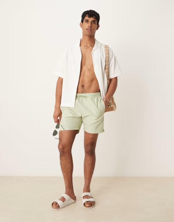 【送料無料】 マンゴ メンズ ハーフパンツ・ショーツ 水着 Mango seersucker swim shorts in pale green Khaki