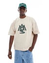 【送料無料】 エイソス メンズ Tシャツ トップス ASOS DESIGN heavyweight boxy oversized T-shirt in washed beige with rubber chest graphic Shifting sand