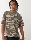 【送料無料】 ゲス メンズ Tシャツ トップス Guess Originals boxy fit t-shirt in camo Multi