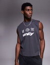 【送料無料】 エイソス メンズ ベスト トップス ASOS DESIGN boxy oversized tank with sports text graphi...