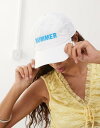 【送料無料】 コルージョン レディース 帽子 アクセサリー COLLUSION embroidered slogan cap in white WHITE
