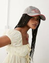 【送料無料】 コルージョン レディース 帽子 アクセサリー COLLUSION camp print slogan cap in multi Multi