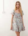 【送料無料】 リクレイム ヴィンテージ レディース ワンピース トップス Reclaimed Vintage off the shoulder babydoll dress with pleats in blue floral print multi