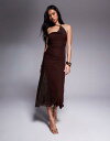 【送料無料】 エイソス レディース ワンピース トップス ASOS DESIGN stretch chiffon one shoulder midi dress with patchworked lace in chocolate Chocolate