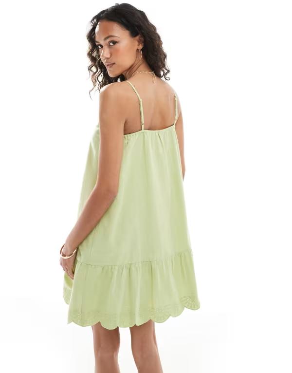 【送料無料】 ネイティブユース レディース ワンピース トップス Native Youth linen look cami mini dress in sage green SAGE GREEN