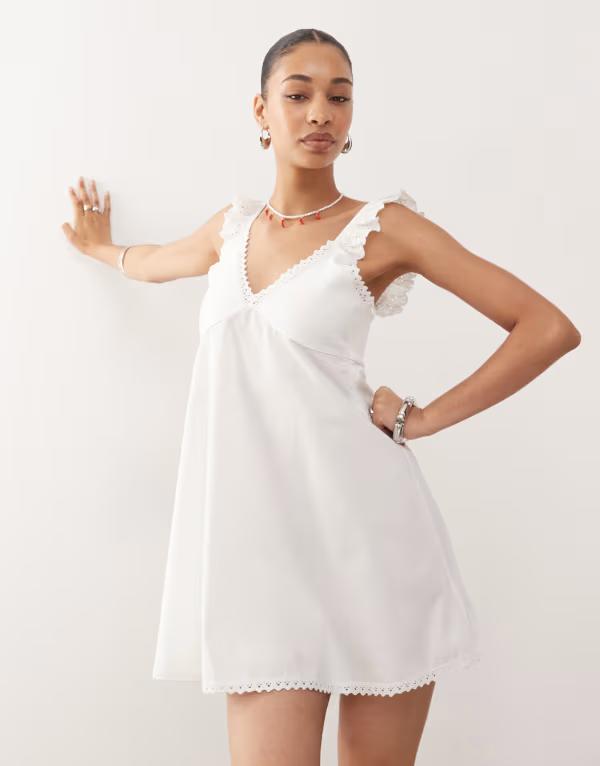 【送料無料】 リクレイム ヴィンテージ レディース ワンピース トップス Reclaimed Vintage babydoll poplin cami mini dress with eyelet and lace trims in cream Cream