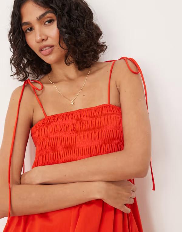 【送料無料】 エイソス レディース ワンピース トップス ASOS DESIGN shirred bust cotton poplin midi dress in red Red